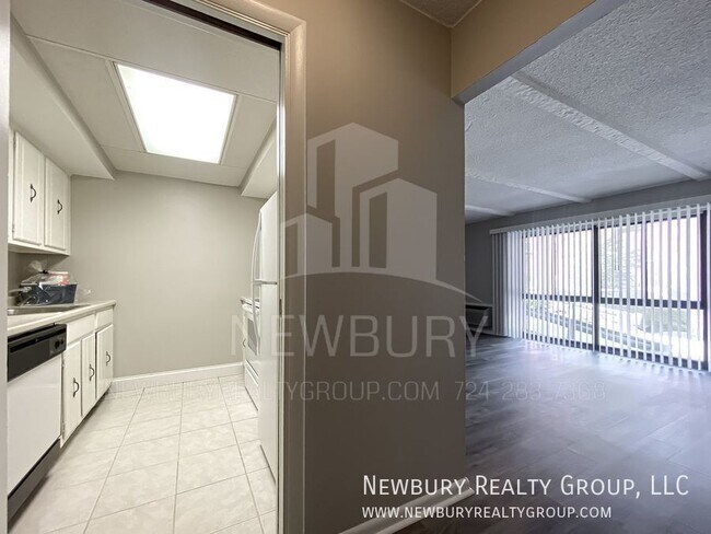 Foto del edificio - 530 N Main St