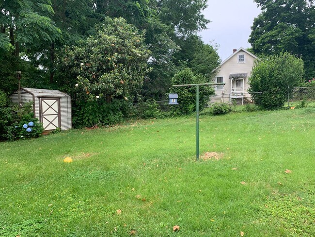 Building Photo - Cozy 3 Bed, 1 Bath, Located in Lynchburg VA