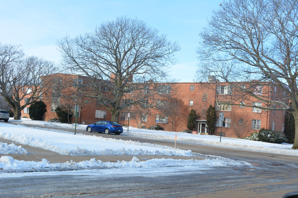 Primary Photo - Sterling Manor Apartments