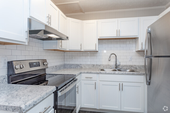 2BR, 1.5BA - 1100SF - Kitchen - Cedar Heights Townhomes