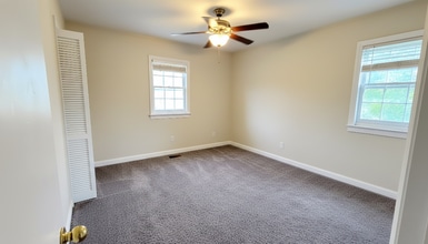 Building Photo - 935 Baxter St