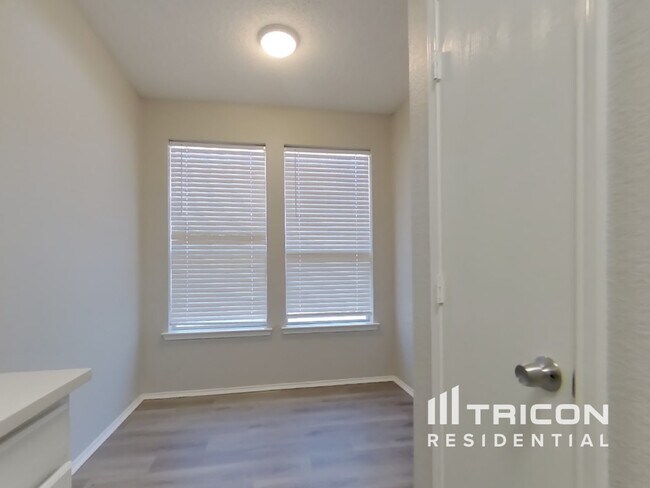 Building Photo - 6413 Seal Cove