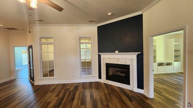 Foto del edificio - 502 Woods Edge Way