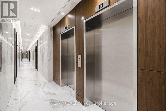 Building Photo - 1050 Main St E