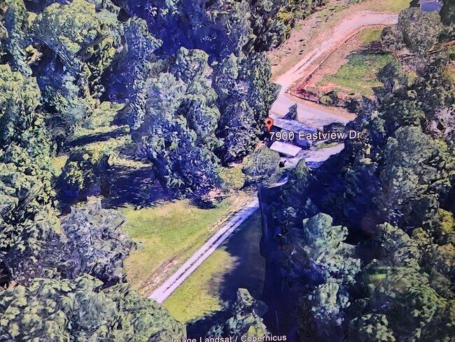 Foto del edificio - 7900 Eastview Dr