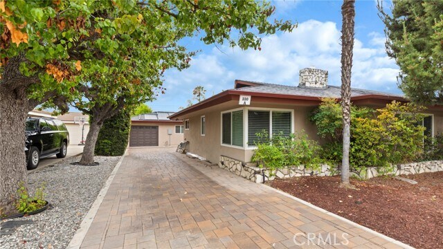 Building Photo - 330 Teasdale Dr