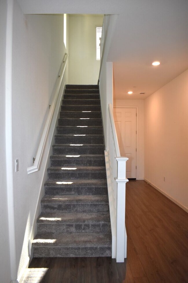 Building Photo - 8826 Ariston Lane.