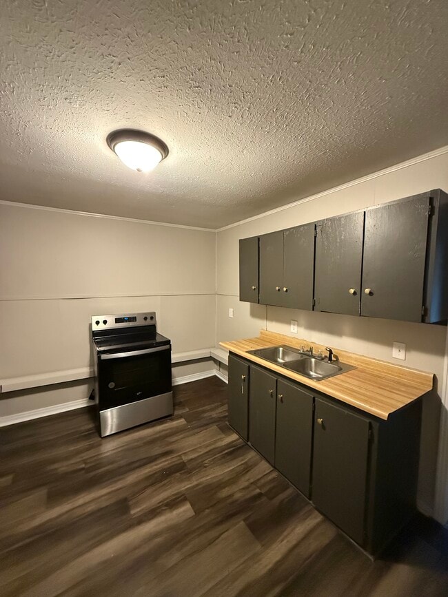 Foto del edificio - 616-622 14th St Quadplex