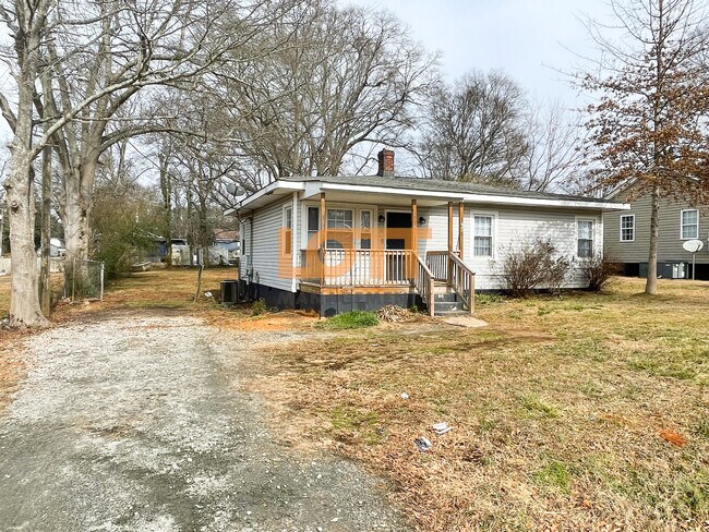 Building Photo - 206 Wilbanks St