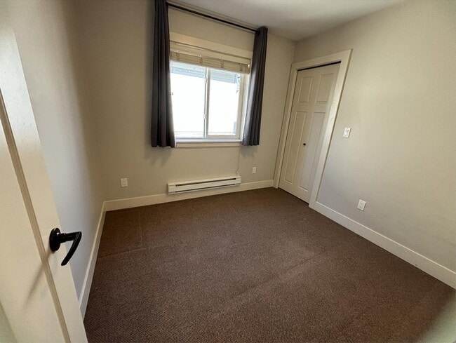 Building Photo - 6763-6192 192 St