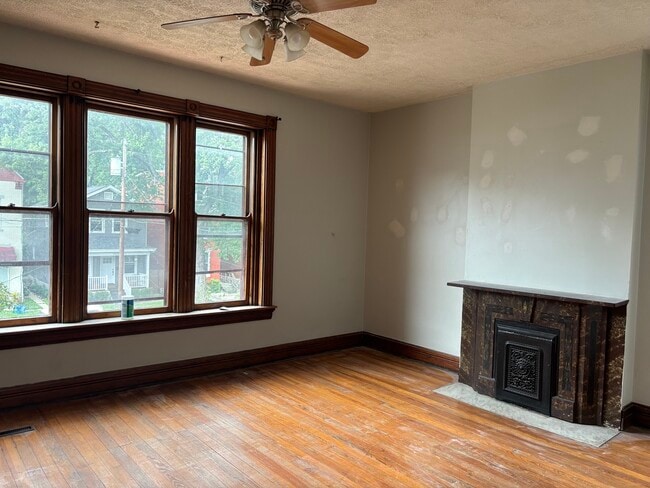 Building Photo - 1423 Pullan Ave