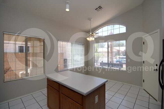 Foto del edificio - 1083 W Orchid Ln