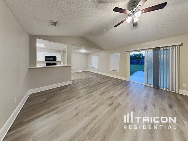 Foto del edificio - 7544 Teaticket Ct