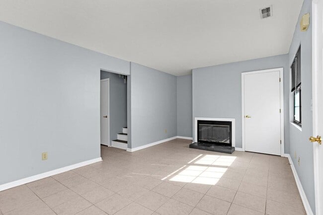 Foto del edificio - 110A Melanie Ln