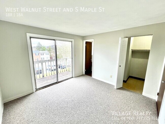 Building Photo - 86 W Walnut St