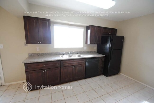 Foto del edificio - 3265 E Carmel Ave