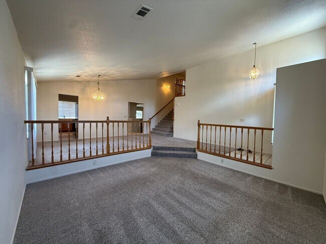 Building Photo - 696 Harvard Ct