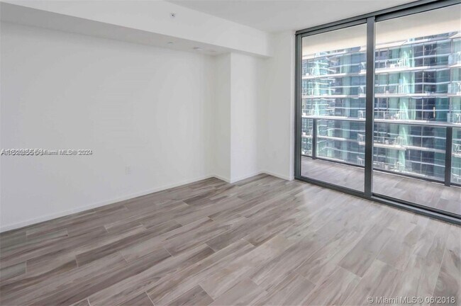 Building Photo - 801 S Miami Ave