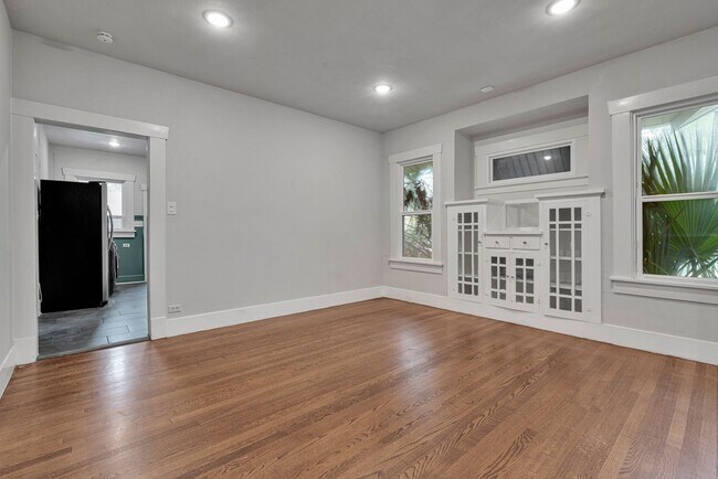Foto del edificio - Charming Craftsman Style Home in Tobin Hill!