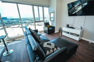 Building Photo - 4525 Dean Martin Dr