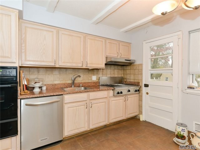 Building Photo - 1154 Glen Cove Ave