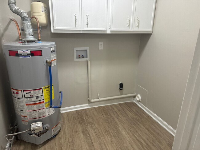 Building Photo - Remodeled Four Bedroom Two Bath Home, Just...