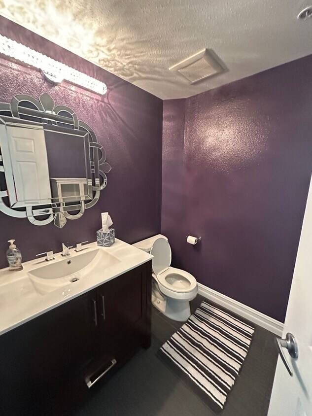 Foto principal - Modern 2-Bedroom Condo with Premium Amenit...