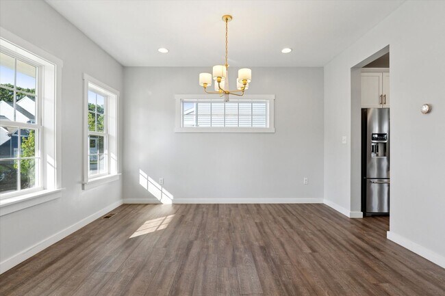 Foto del edificio - Available Immediately – 4 Bedroom, 2.5 Bat...