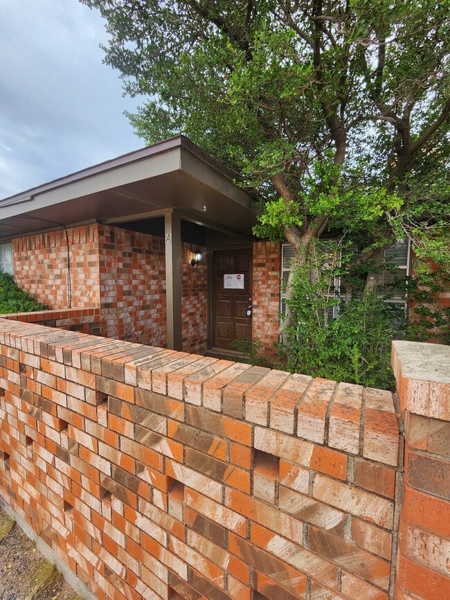 Foto del edificio - 3 bed 2 bath duplex