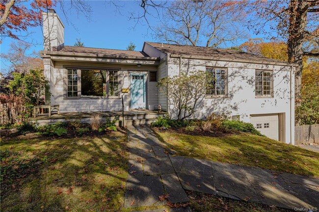 Building Photo - 23 Oakdale Dr