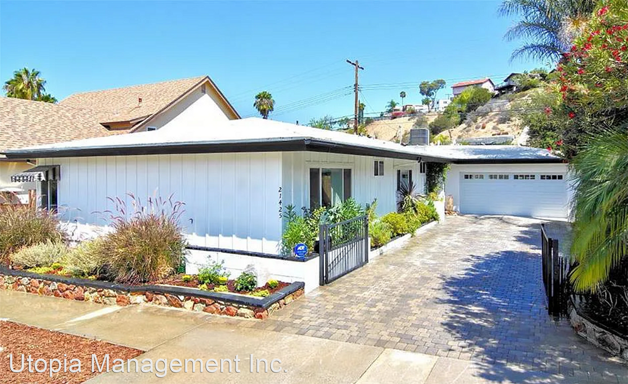 Primary Photo - 3 br, 2 bath House - 21425 Mulholland Drive