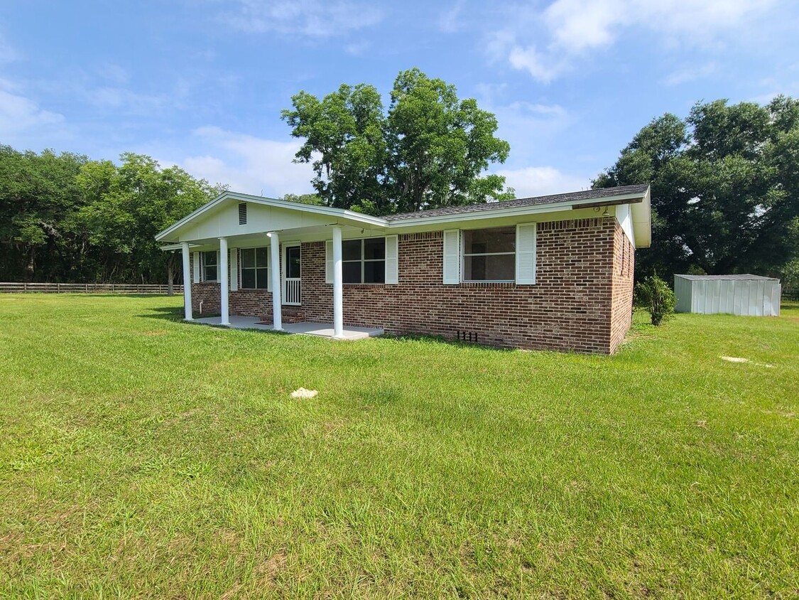 Primary Photo - 3 br, 1 bath House - 16579 SW 137th Ave