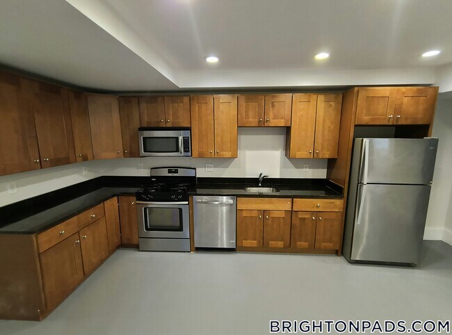 Building Photo - 29 Commonwealth Terrace