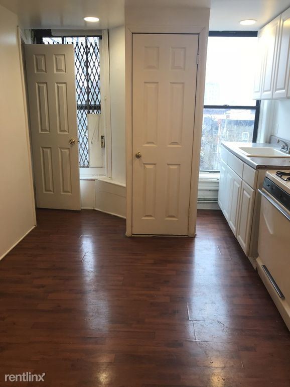 Building Photo - Studio, 1 bath  - 575 Saint Johns Pl