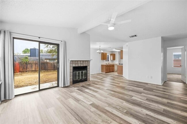 Building Photo - 3902 Stonecroft Dr
