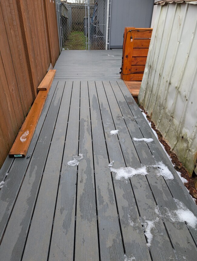 pasarela de la terraza hacia la unidad - 8211 Florida Dr