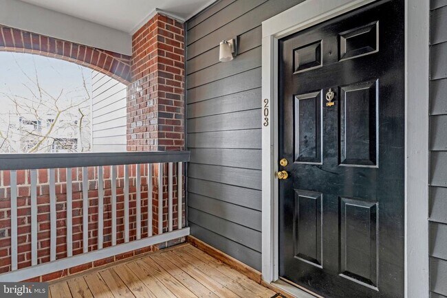 Foto del edificio - 20320 Beechwood Terrace