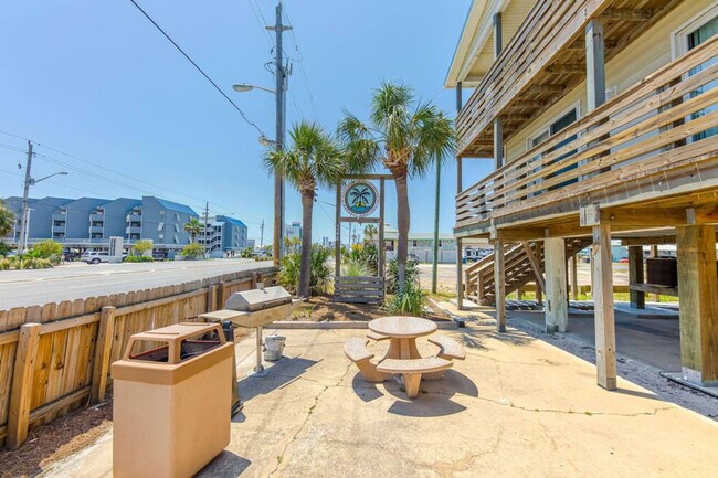 Building Photo - 344 E Beach Blvd
