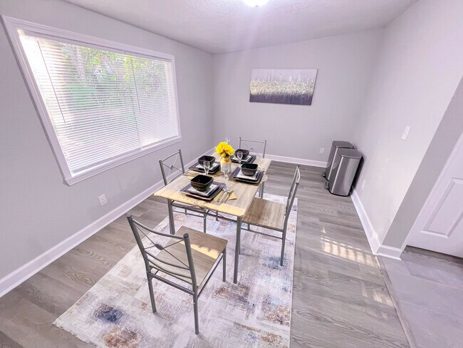 Foto del edificio - 7530 Bloxham Ave