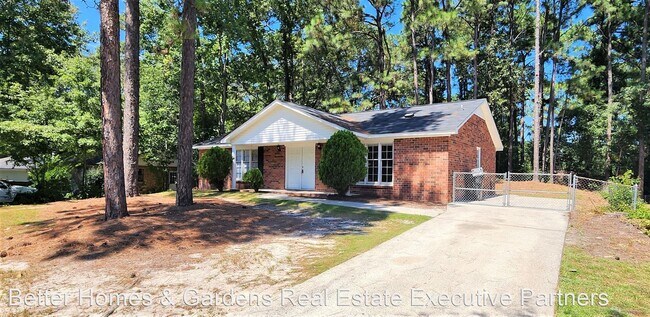 Foto del edificio - 3 br, 2 bath House - 3549 Woodlake Rd.