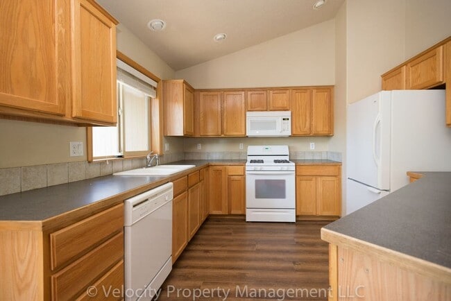 Foto del edificio - Light and bright 3 bedroom, 2 bath home - 1 dog considered!