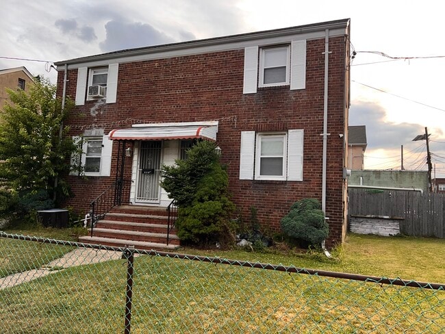 Building Photo - 501 Green St