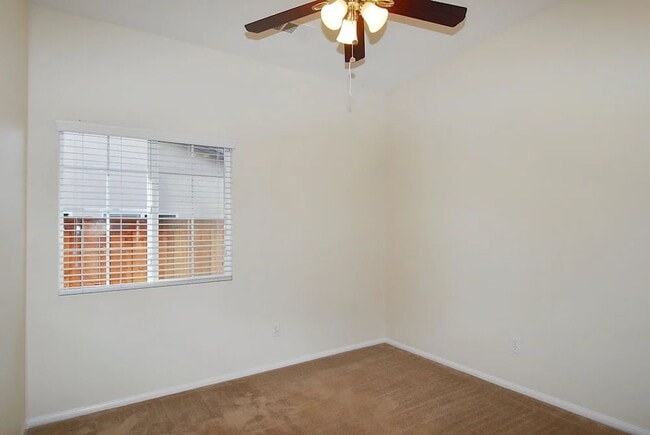 Building Photo - 27181 Golden Field Ct