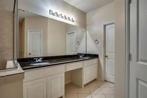 Foto del edificio - 2500 Rockbrook Dr