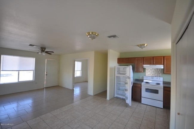 Interior - 15650 S Sunland Gin Rd