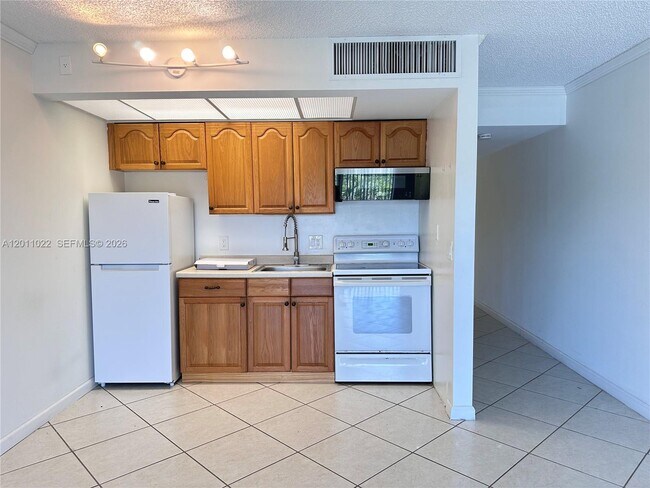 Foto del edificio - 13455 SW 16th Ct