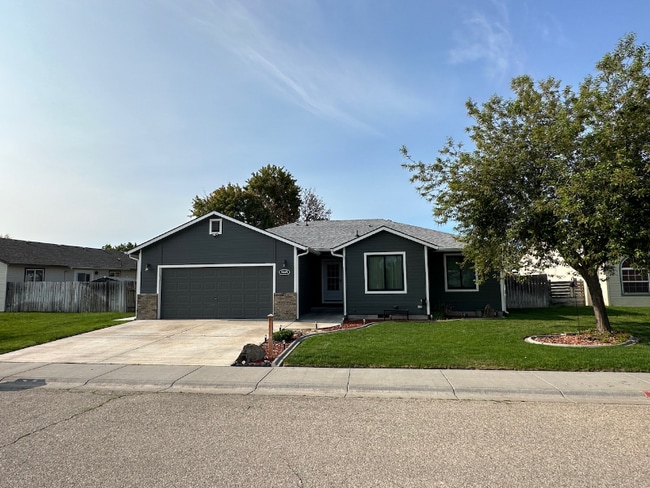 Building Photo - 1665 Peregrine Dr