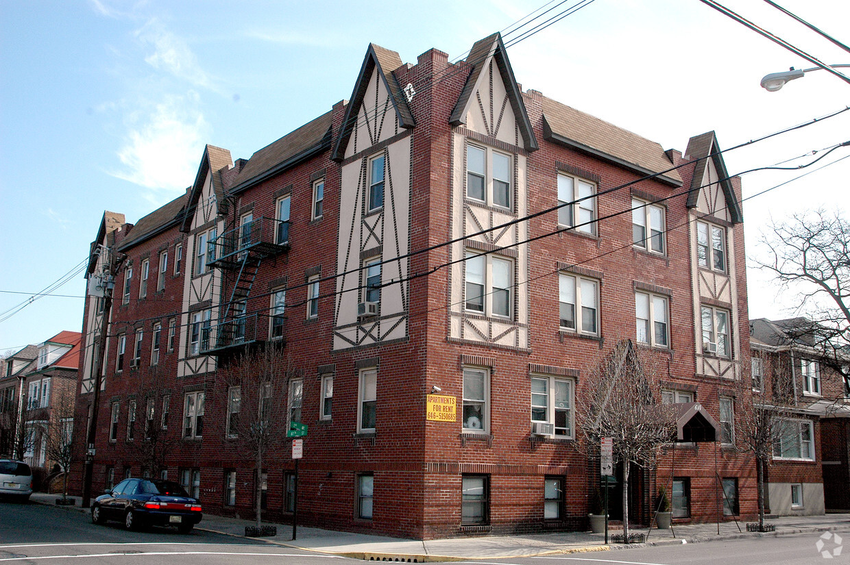 Primary Photo - Rose Gables