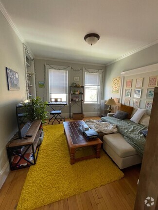Building Photo - 15 Farragut Ave