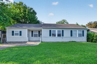 Building Photo - 4909 Holloway Dr